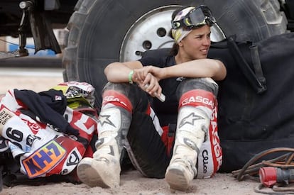 Spanish motorbike rider Laia Sanz rests after a stage of this year&#039;s Dakar Rally.