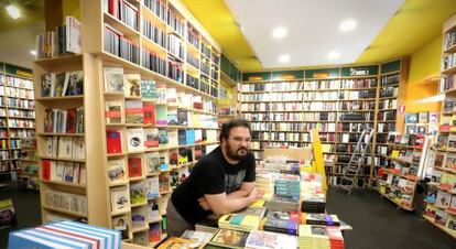 Aldo García Arias, editor de A. Machado Libros, ayer en la librería Antonio Machado de Madrid.