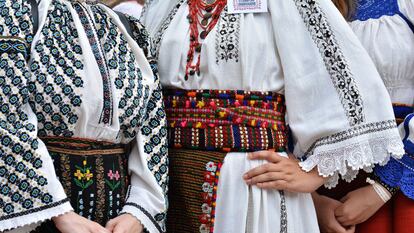 Trajes tradicionales de la región rumana de Dobrogea.