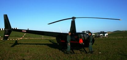 Helicóptero intervenido en una operación de la Guardia Civil contra el tráfico de droga en Cádiz.