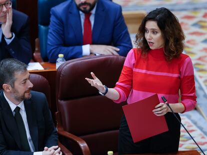 La presidenta de la Comunidad, Isabel Díaz Ayuso, durante el pleno que la Asamblea regional celebra este jueves.