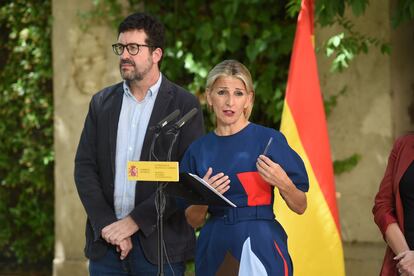 La vicepresidenta segunda del Gobierno y ministra de Trabajo, Yolanda Díaz, y el secretario de Estado de Trabajo, Joaquín Pérez Rey, este viernes en Madrid.