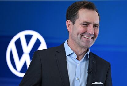 Thomas Schaefer, CEO de la marca Volkswagen y director de las marcas generalistas del grupo alemán, tras alcanzar el acuerdo con los sindicatos.