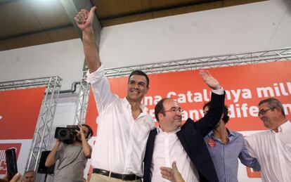 Pedro Sánchez, amb Iceta, en l'acte de diumenge a Tarragona.