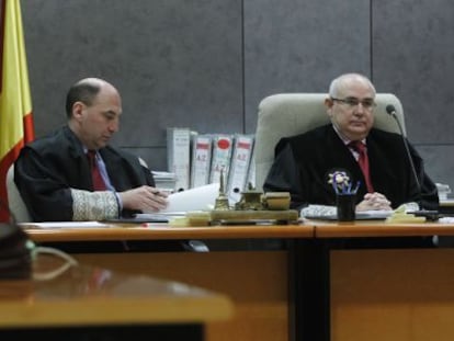 El juez Juan Pablo González, a la derecha, en el año 2011.