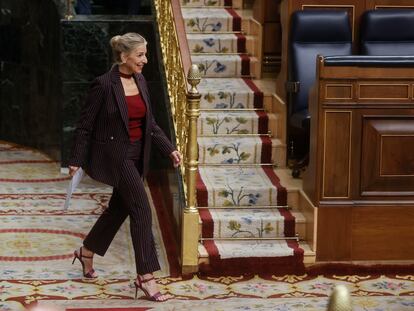 La vicepresidenta segunda y ministra de Trabajo, Yolanda Díaz, tras intervenir en el pleno del Congreso de los Diputados, este jueves.