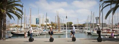 Barcelona Segway Tours ofrece paseos de dos horas por unos 60 euros.