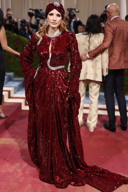 Jessica Chastain, de Gucci, a su llegada a la alfombra roja de la Gala MET.