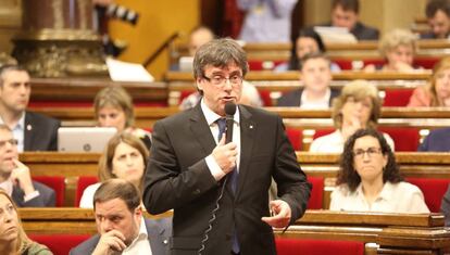 Carles Puigdemont a la sessi&oacute; de control. 