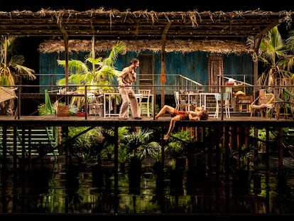 Una imagen de la escenografía de 'La nit de la iguana', en el TNC.