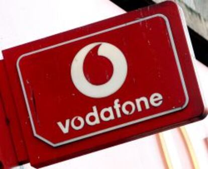 Logotipo de la compa&ntilde;&iacute;a de telefon&iacute;a Vodafone. EFE/Archivo