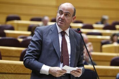 Luis de Guindos, ministro de Hacienda, en el Senado.