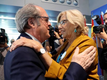La alcaldesa de Madrid, Manuela Carmena, y el candidato a la presidencia de la Comunidad Ángel Gabilondo, el pasado 15 de mayo.