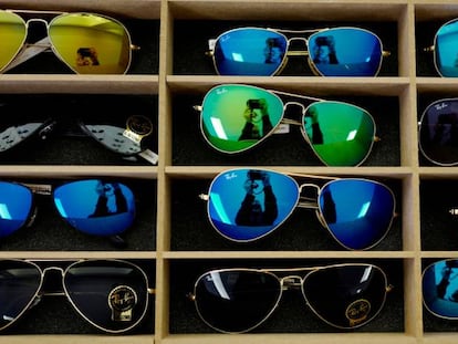 Gafas de sol de Ray-Ban, marca del grupo EssilorLuxottica