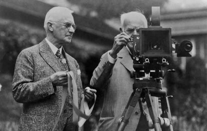 El fundador de la compañía, George Eastman, junto al inventor Thomas Edison