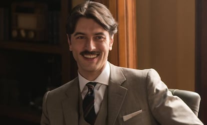 Javier Rey, en su personaje de Mateo en &#039;Velvet&#039;.