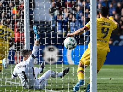 El VAR validó el gol de Arturo Vidal, el del triunfo del Barça.