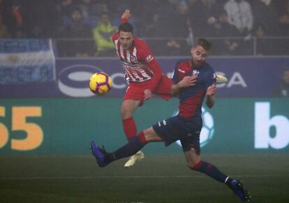Arias, en la acción del segundo tanto del Atlético