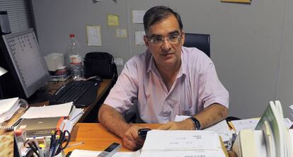 Joaquín Baños, fiscal de Medio Ambiente y Ordenación del Territorio, en su despacho.