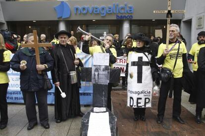 Protesta de los afectados por las preferentes en Vigo 