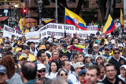 La oposición al presidente de Colombia, Gustavo Petro, se ha movilizado este domingo para rechazar las reformas impulsadas por su Gobierno.
