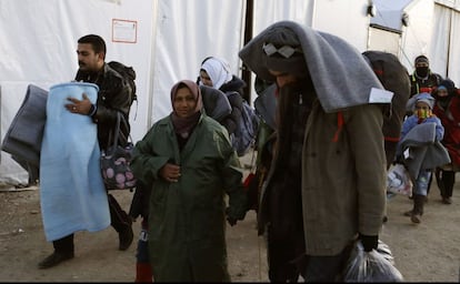 Refugiados em um acampamento de Idomeni, no norte da Grécia.