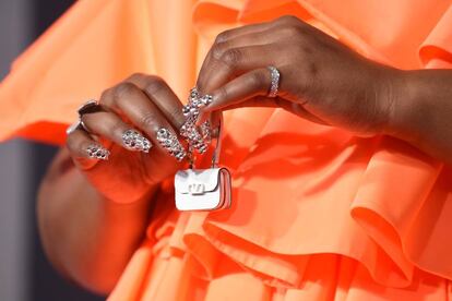 La bolsa de la cantante Lizzo, durante una alfombra roja.