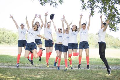 Equipo femenino del campeonato de fútbol de CMS ALbiñana & Suárez de Lezo.