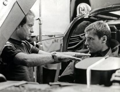 Ridley Scott y Harrison Ford durante el rodaje de 'Blade Runner' en 1982.