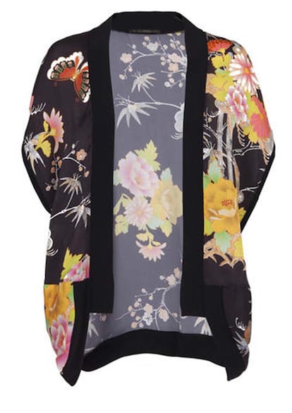 Chaqueta tipo 'kimono' en negra con estampado floral, de Blanco (29,99 euros).