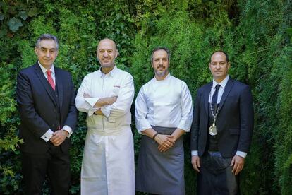 Roberto Jiménez (sala), Íñigo Urrechu (director gastronómico), Jorge Losa (jefe de cocina) y Raúl Revilla (sumiller).