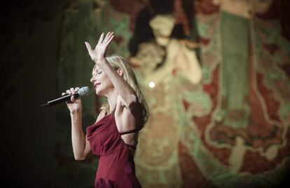 La cantante Ute Lemper, en concierto en el Palau de la M&uacute;sica Catalana de Barcelona, en 2014.
