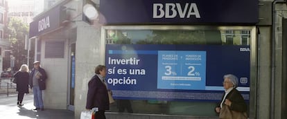 Exterior de una sucursal de BBVA en Madrid.