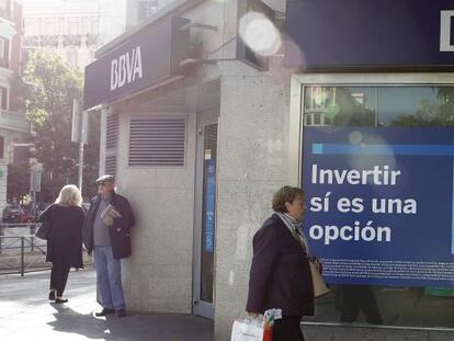 Exterior de una sucursal de BBVA en Madrid.