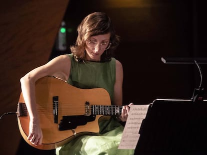 Mary Halvorson, en un momento de su concierto. 