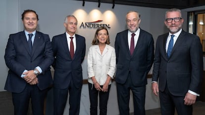 En la foto, de izquierda a derecha: Íñigo Rodríguez-Sastre, Andrés Artíñano, Alicia Fuertes, Pablo Gómez-Acebo y José Vicente Morote.