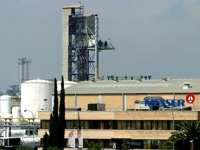 Vista de la empresa química Carburos Messer en Vila-seca, Tarragona.