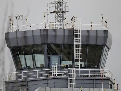 The control tower at Adolfo Suárez Madrid-Barajas Airport.