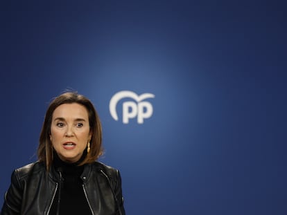 La secretaria general del Partido Popular y portavoz del GPP, Cuca Gamarra, durante una rueda de prensa, este martes.