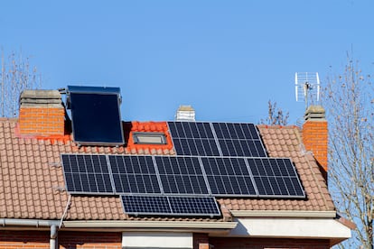 Según un estudio, el 85,3% de los españoles se muestra a favor de utilizar energía verde en su vivienda, pero los costes les impiden hacerlo. SotySolar busca simplificar el acceso al autoconsumo.