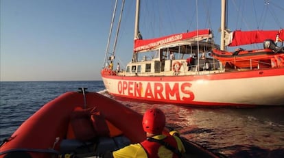 Un fotograma del documental 'Astral', en el que aparece el barco del que toma el nombre.