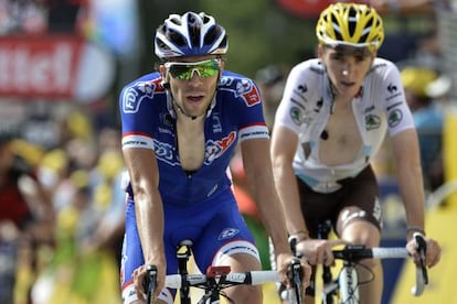 Thibaut Pinot, en primer t&eacute;rmino, y Romain Bardet en la etapa del s&aacute;bado.