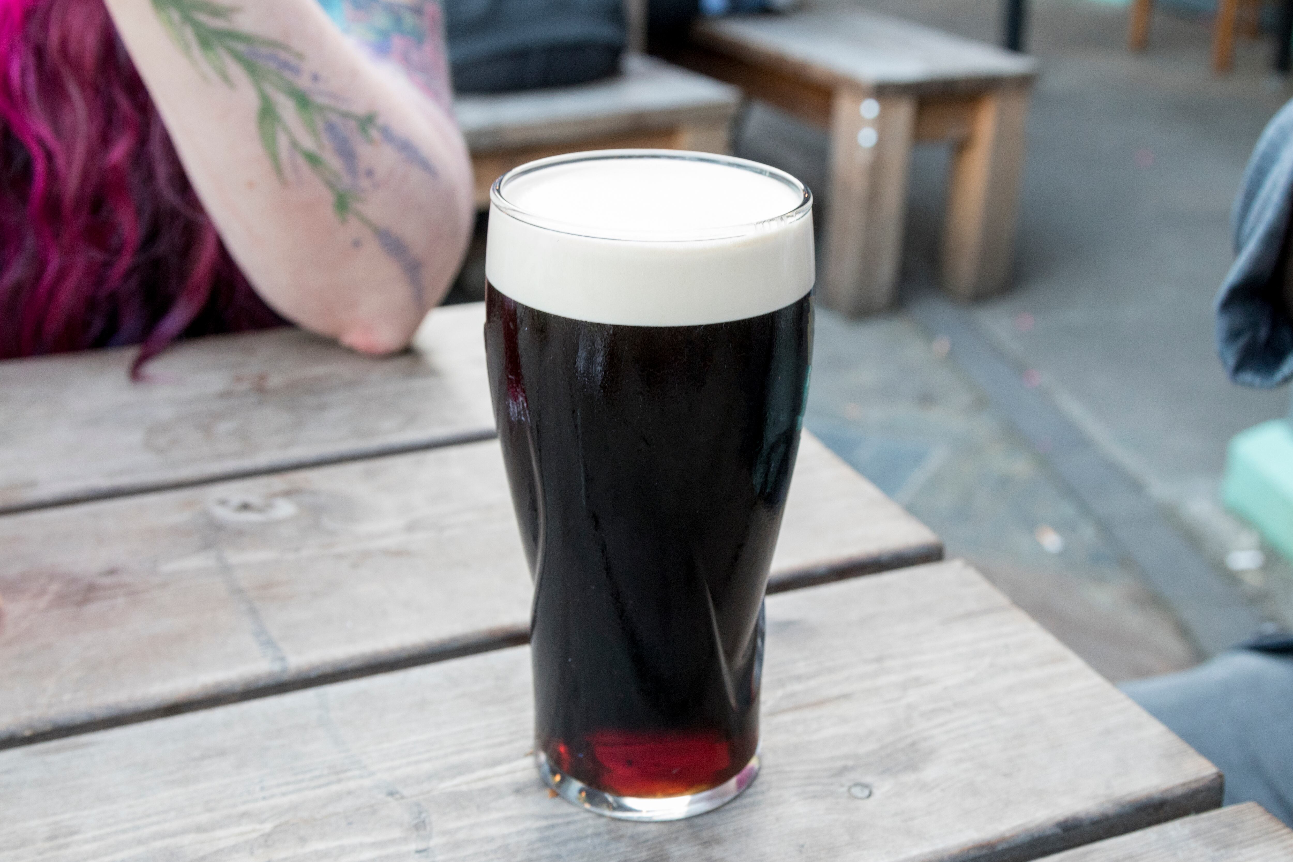 Buena parte del éxito de la cerveza Guinness se encuentra en la espuma.