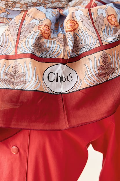 Fular de Chloé diseñado por Karl Lagerfeld.