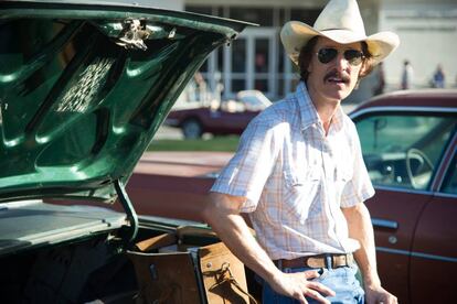 El actor estadounidense Matthew McConaughey abandonó por completo su imagen de galán romántico en ‘Dallas Buyers Club’.