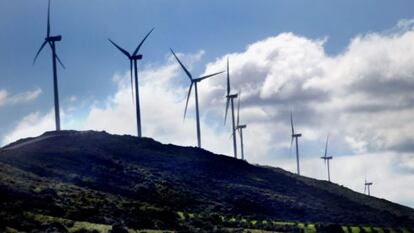 Un Parque Eólico con aerogeneradores.