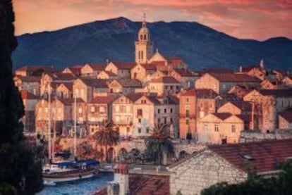 Luz del atardecer en la ciudad vieja de Korcula, en Croacia.