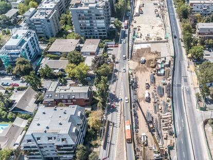 Obras de la autopista AVO I que Sacyr lleva a cabo en Santiago de Chile.