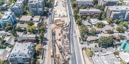 Obras de la autopista AVO I que Sacyr lleva a cabo en Santiago de Chile.