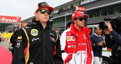 Alonso y Raikkonen en el Gran Premio de Bélgica de 2013.